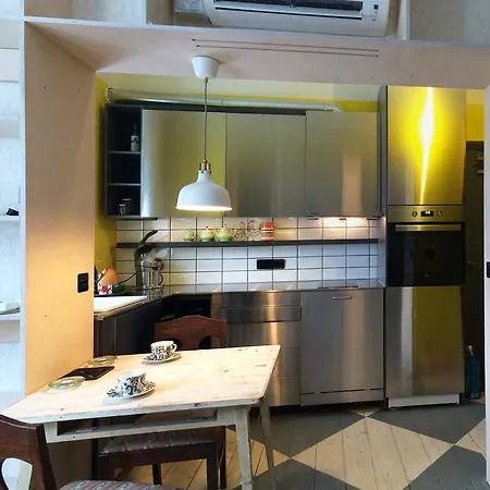 History Designer Flat טרטו