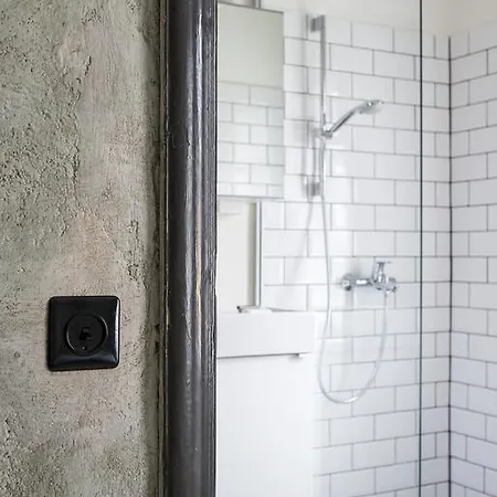 History Designer Flat טרטו
